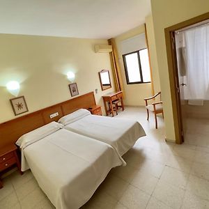 Habitación Estándar con 2 Camas Individuales
